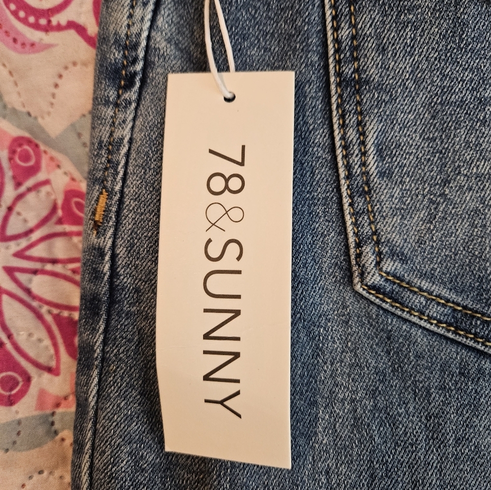 Brand New 78 & Sunny Women's Blue Jeans Size 6 - Picture 3 of 7